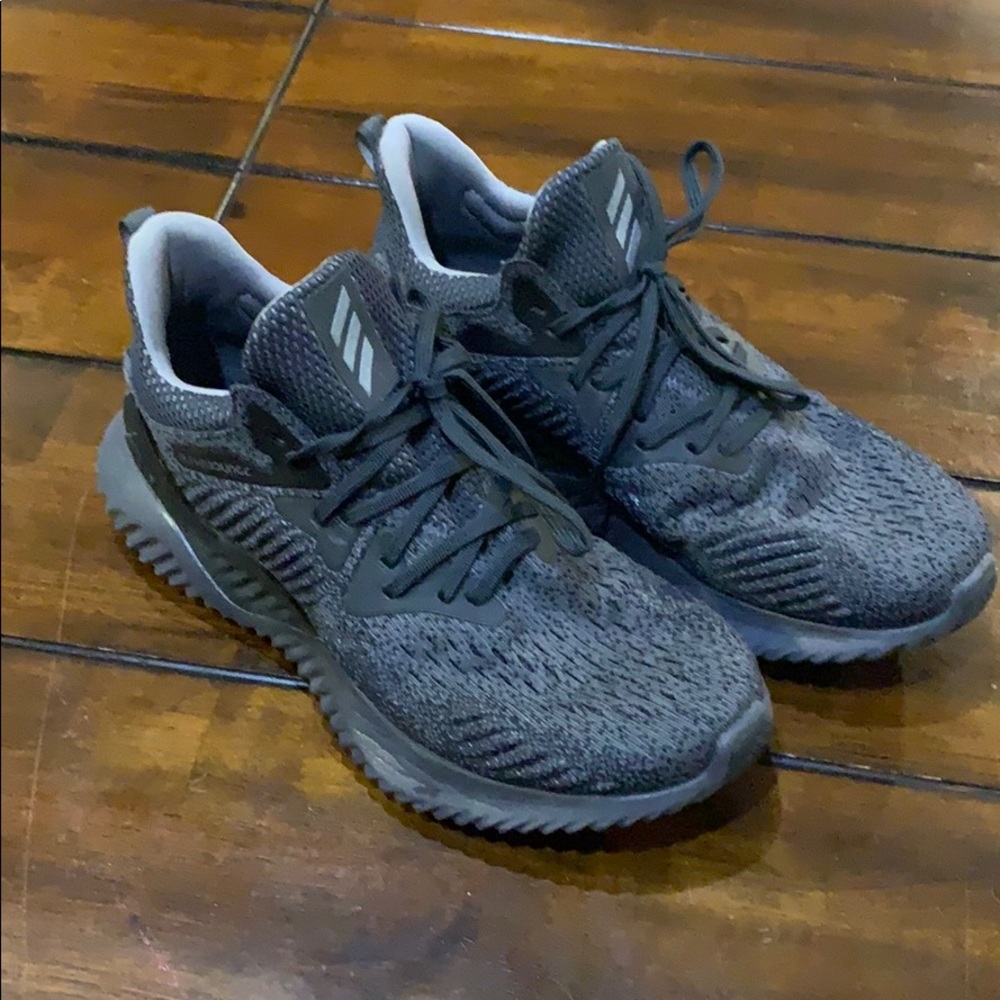 Men’s Adidas Alphabounce size 8.5 Black